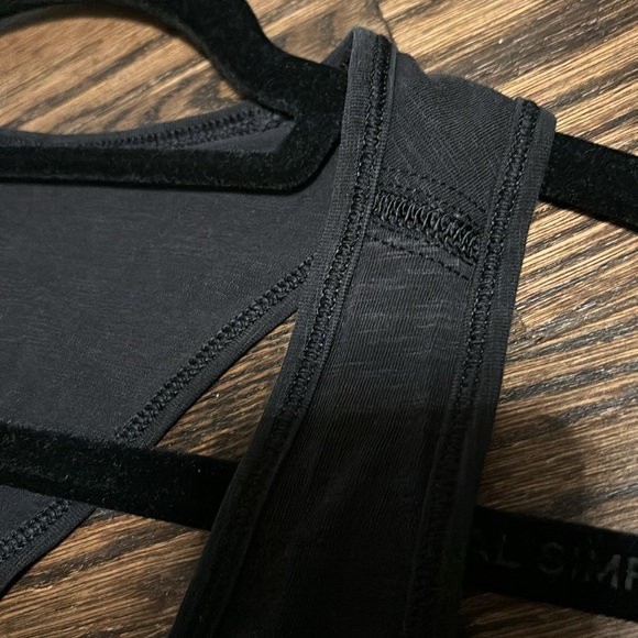 Lululemon Black stretch tank size 4 - Picture 4 of 5